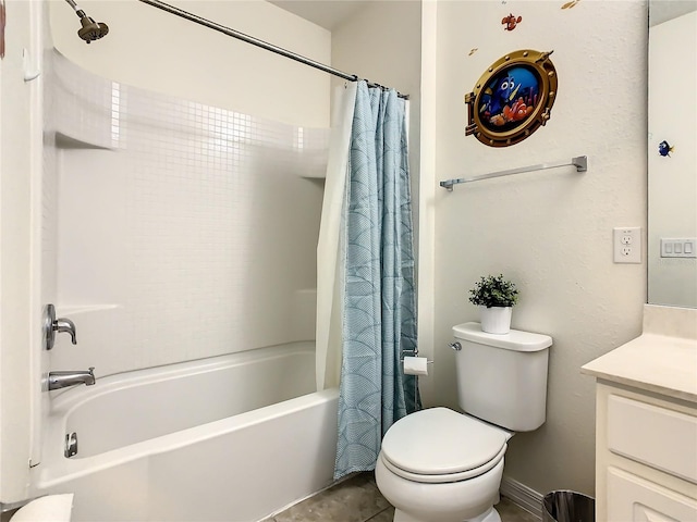 full bathroom with shower / tub combo with curtain, vanity, and toilet