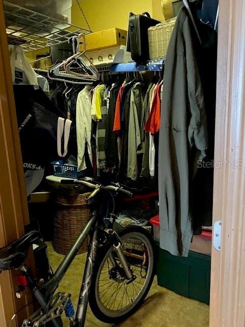 709 N Disston, Tavares, FL 32778 - view of walk in closet