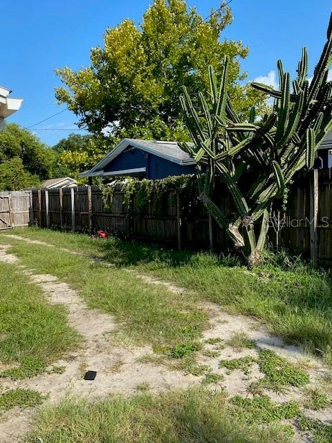 709 N Disston, Tavares, FL 32778 - view of yard with fence