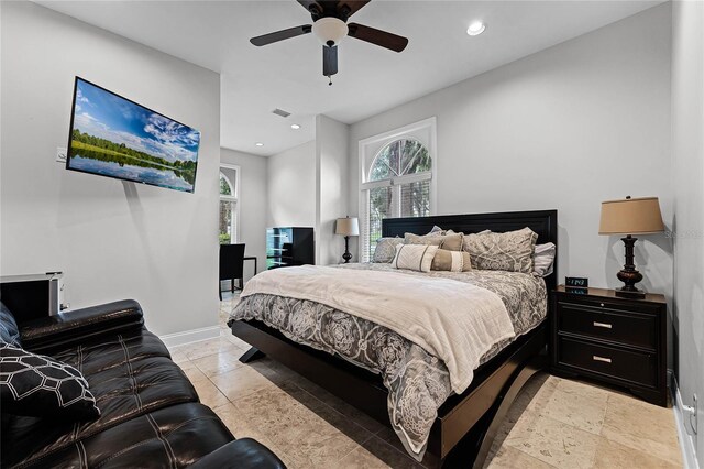 bedroom with ceiling fan