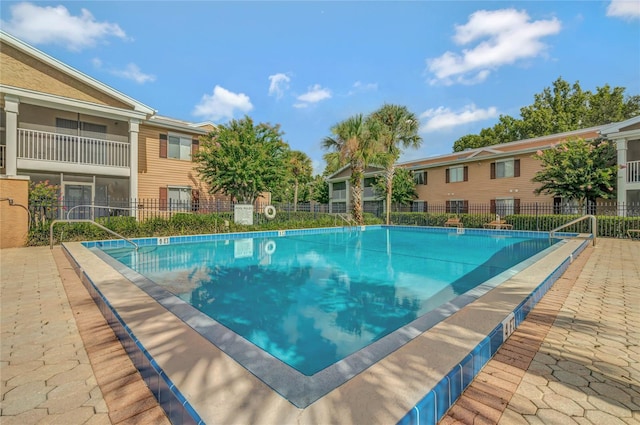 view of swimming pool