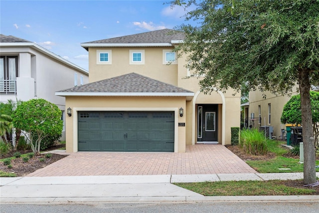 view of front facade featuring a garage