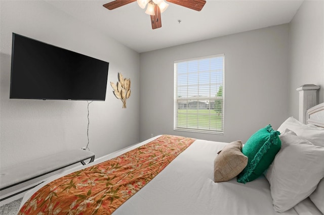 bedroom with ceiling fan