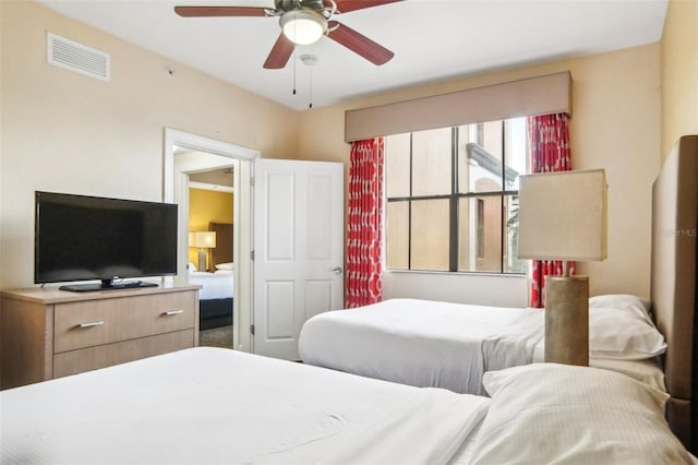 bedroom with ceiling fan