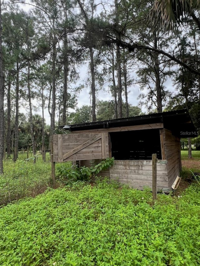 view of outdoor structure