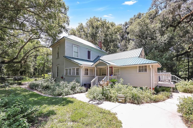 view of front of property featuring a porch