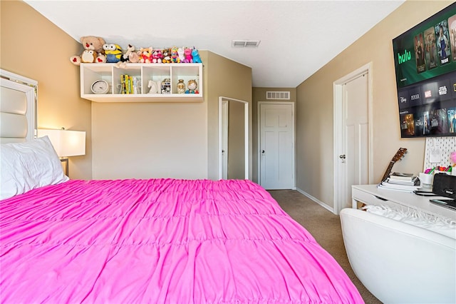 bedroom featuring carpet floors