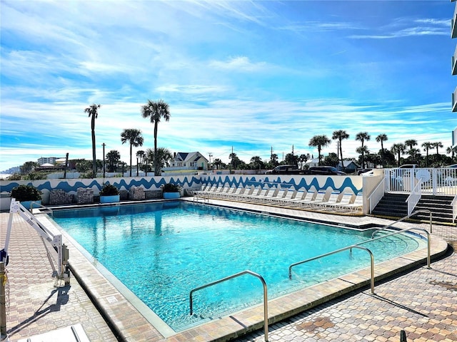 view of swimming pool