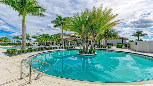 view of swimming pool