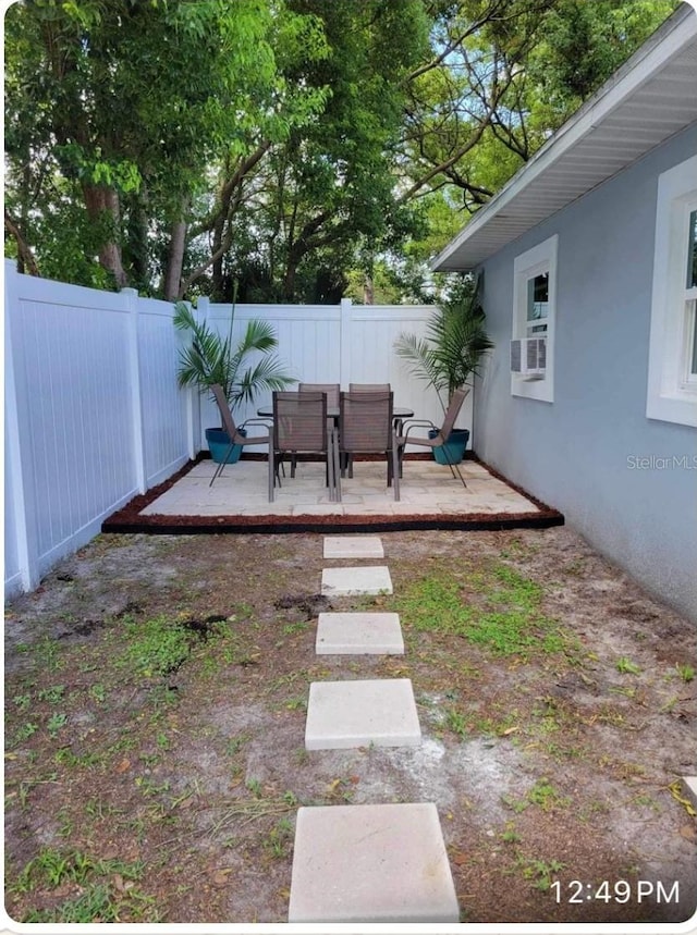 view of yard with a patio