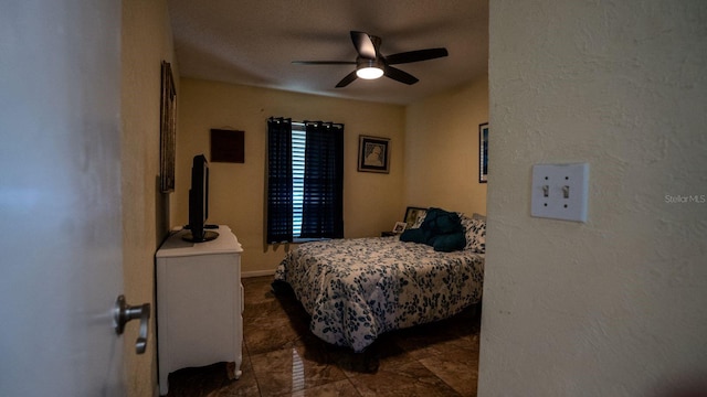 bedroom with ceiling fan