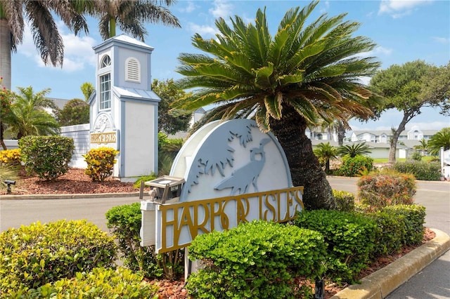 view of community / neighborhood sign