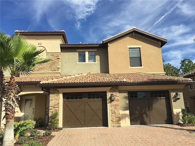 view of front of house featuring a garage