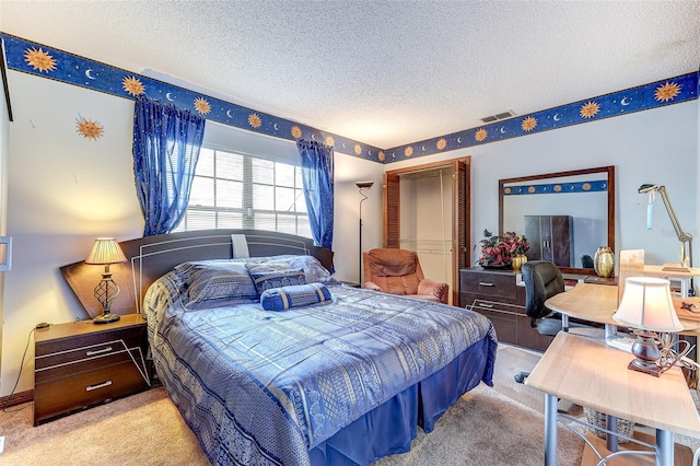 1546 Stormway Ct, Apopka, FL 32712 - bedroom with carpet, a closet, and a textured ceiling