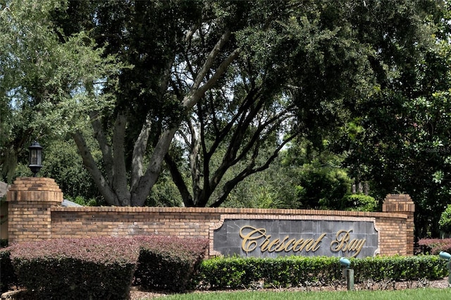 view of community / neighborhood sign