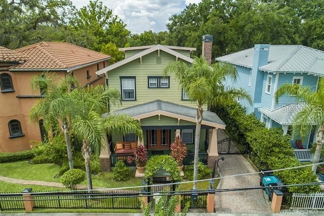 view of front of house with a front lawn