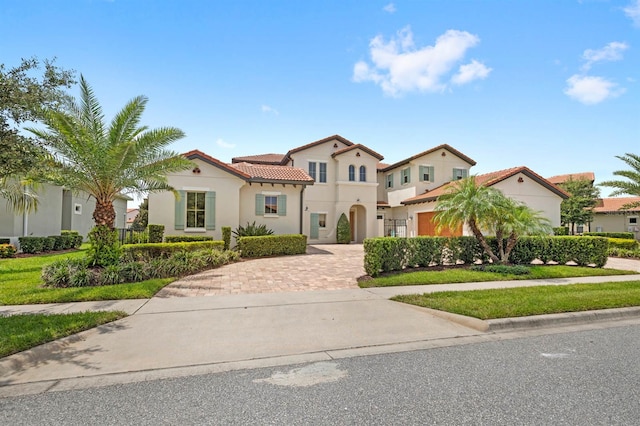 view of mediterranean / spanish-style home