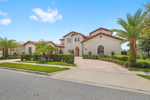 view of mediterranean / spanish-style house