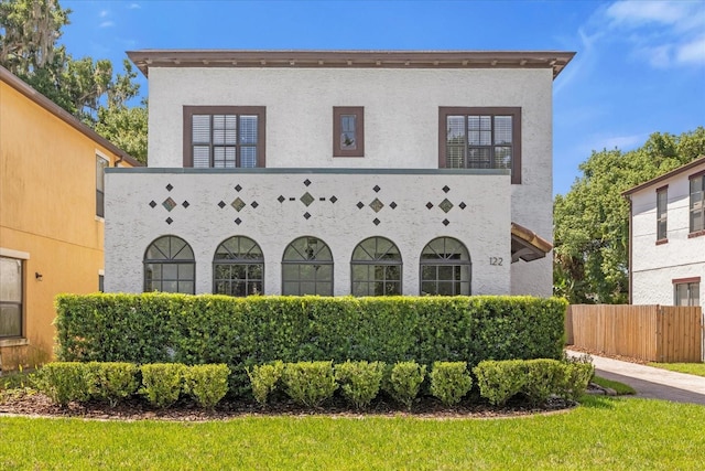 view of front of property