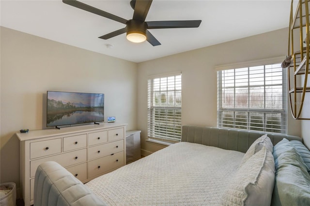 bedroom with ceiling fan