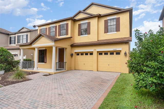 view of front facade featuring a garage