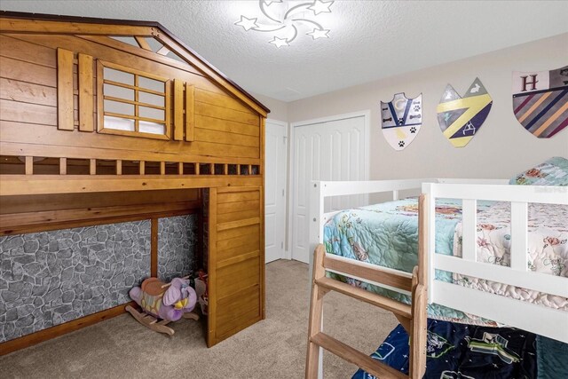8110 Roseville Rd, Davenport, FL 33896 - carpeted bedroom with a textured ceiling and vaulted ceiling