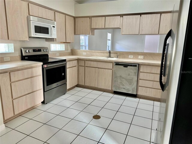 5610 King James Ave, Leesburg, FL 34748 - photo 17