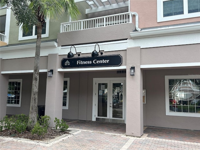 property entrance with a balcony