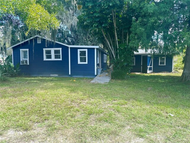 view of yard with cooling unit