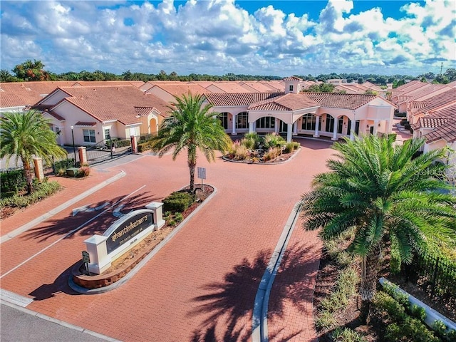 bird's eye view with a residential view