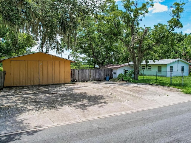 view of front of property