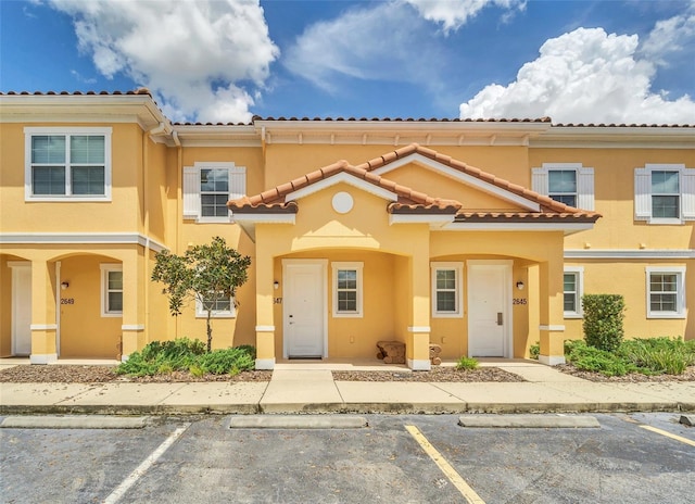 view of front of property