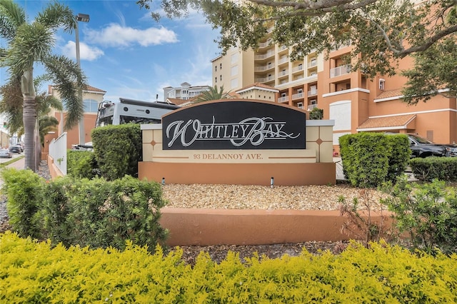 view of community / neighborhood sign