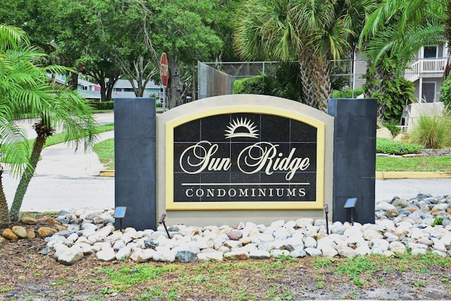 view of community / neighborhood sign