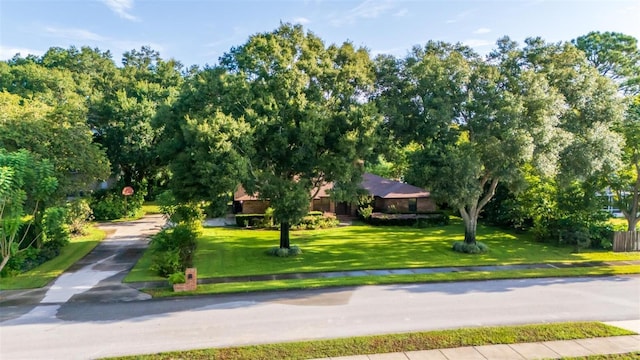 exterior space featuring a front yard