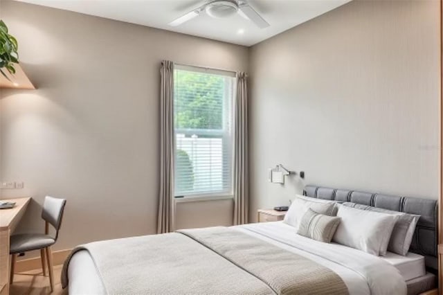 bedroom with a ceiling fan