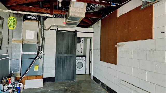 utilities featuring washer / dryer