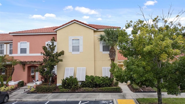 view of mediterranean / spanish-style home