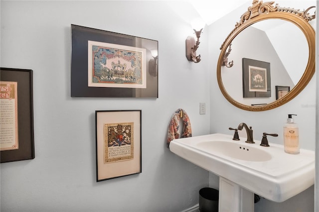 bathroom featuring sink