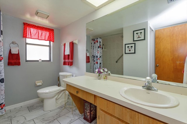 bathroom with a shower with shower curtain, vanity, and toilet