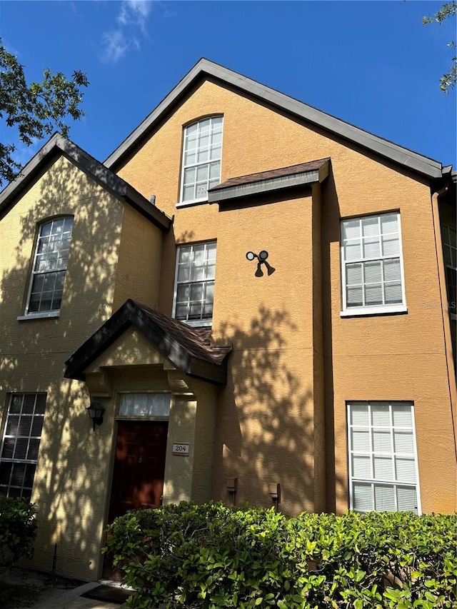 view of front facade