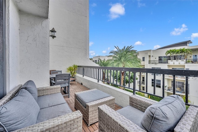 balcony featuring a grill