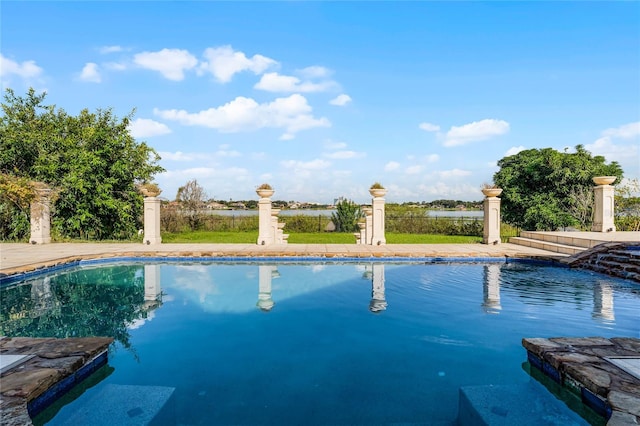 view of swimming pool