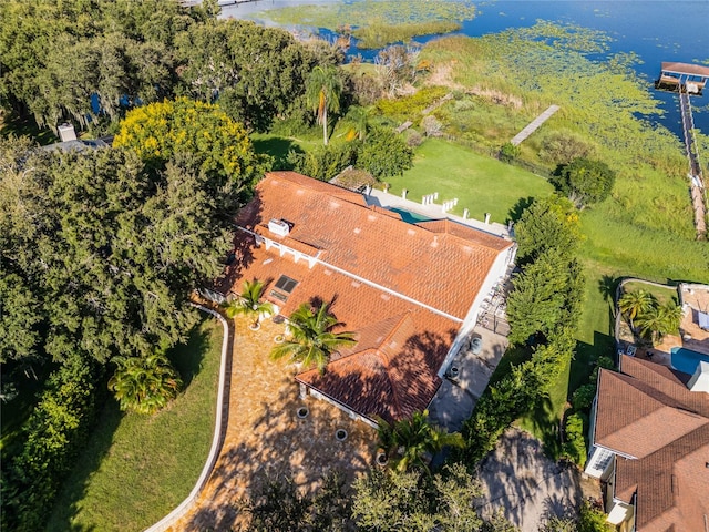 bird's eye view with a water view