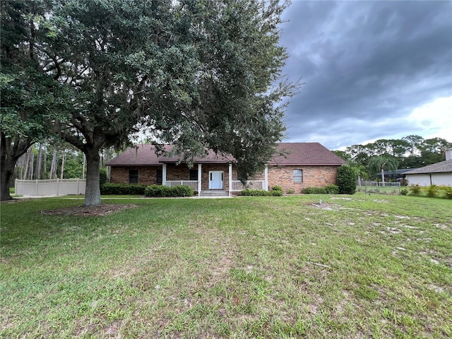 view of front of property with a front yard