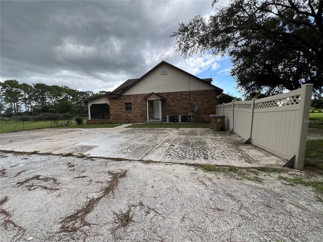 view of front of property