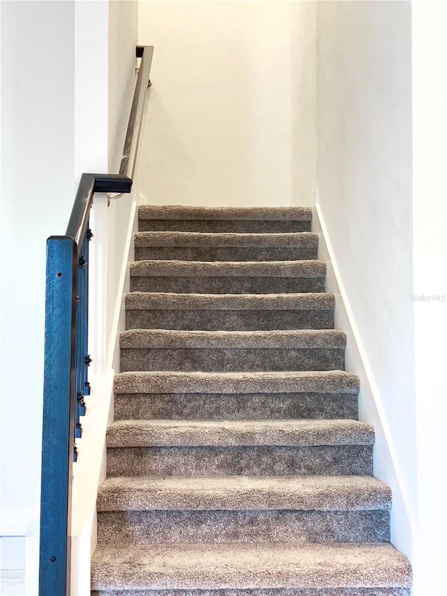 791 Pebble Beach Dr, Davenport, FL 33896 - view of staircase