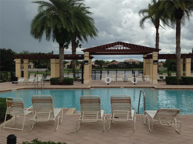 view of swimming pool