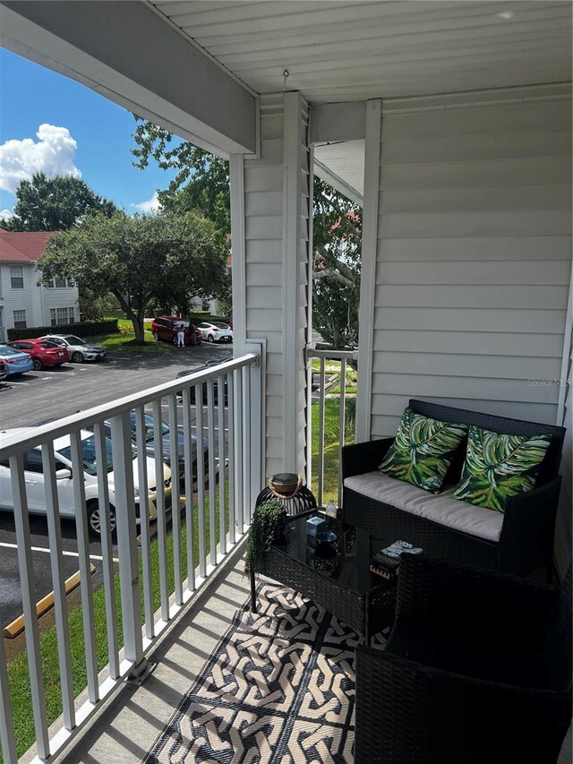 balcony featuring covered porch