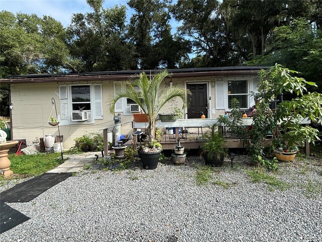 1117 E Hubbard Ave, Deland, FL 32724 - photo 2